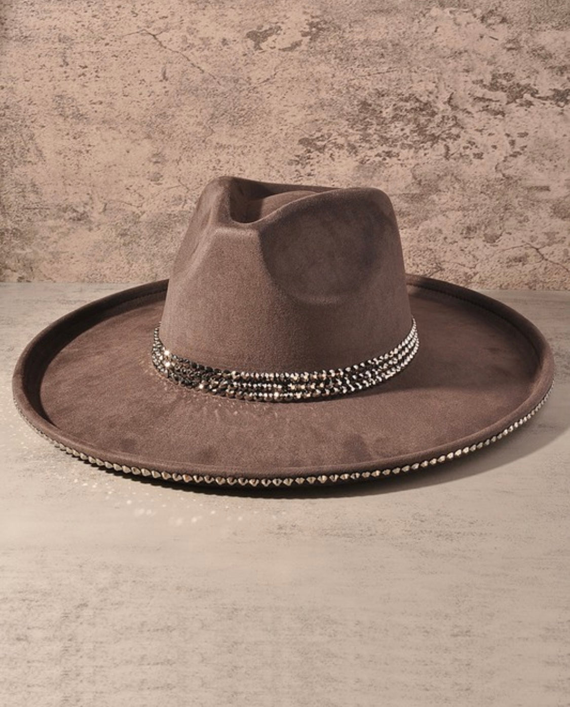 Stone edge hat