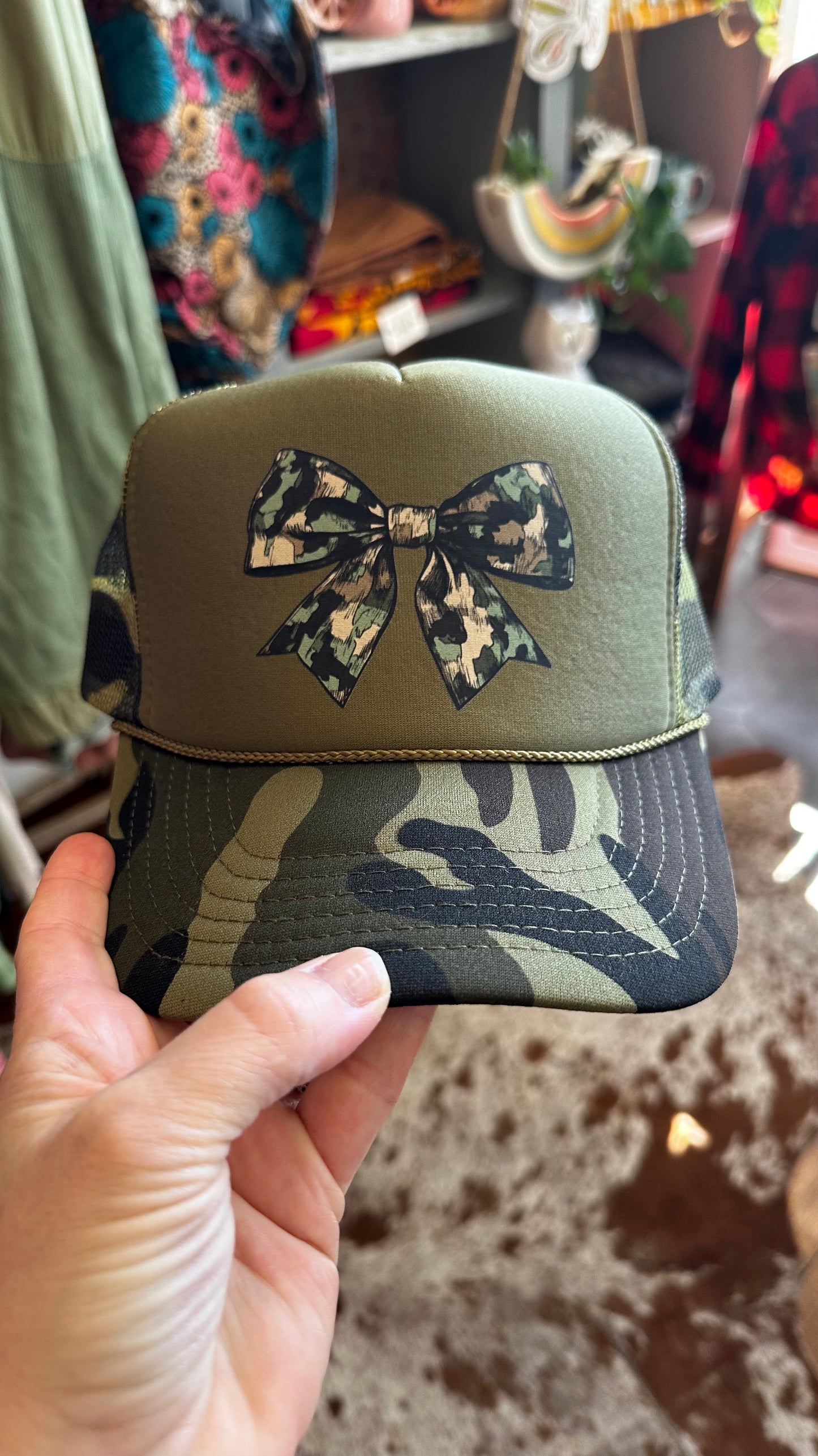 Camo bow cap