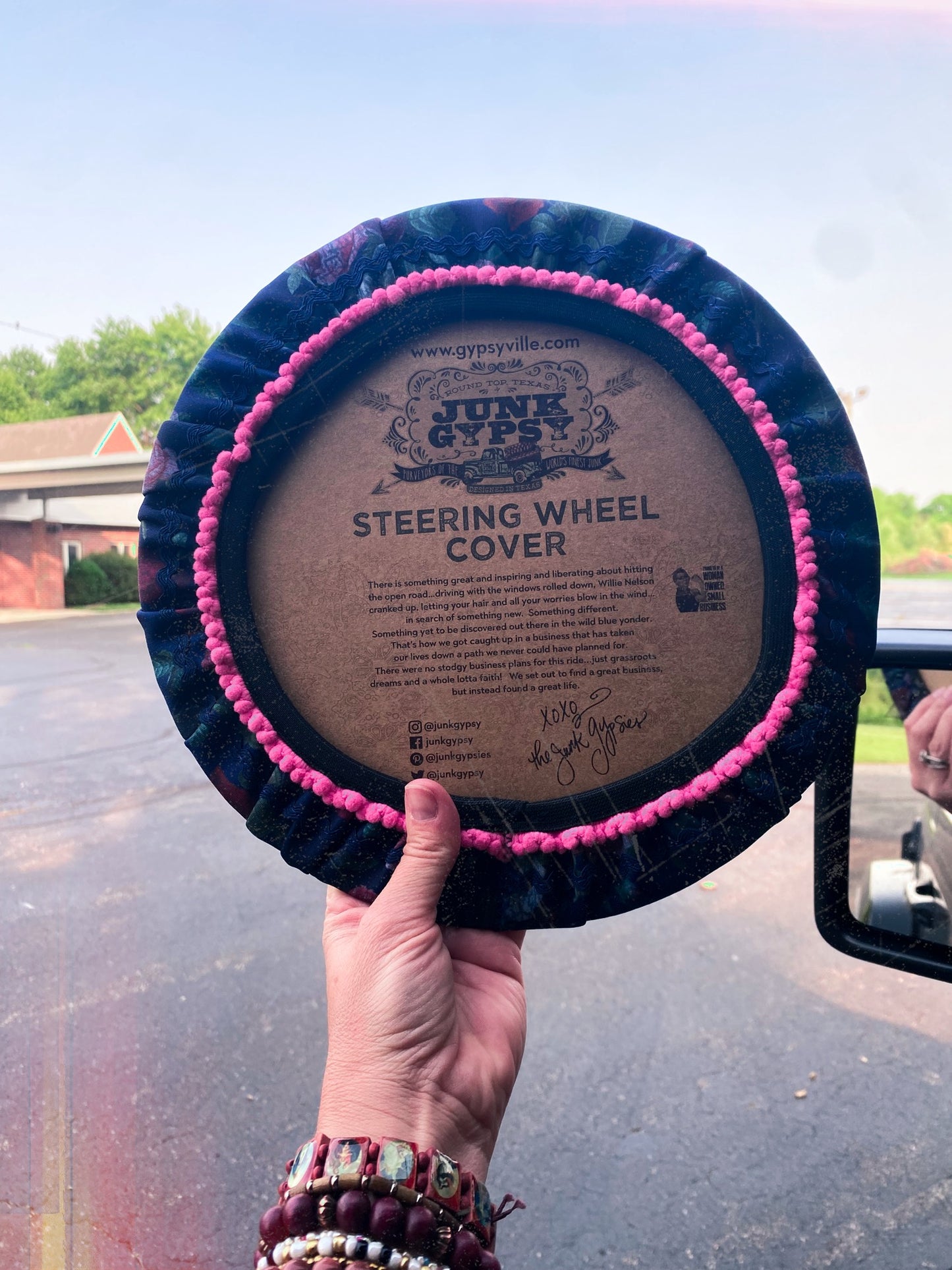 Steering wheel cover