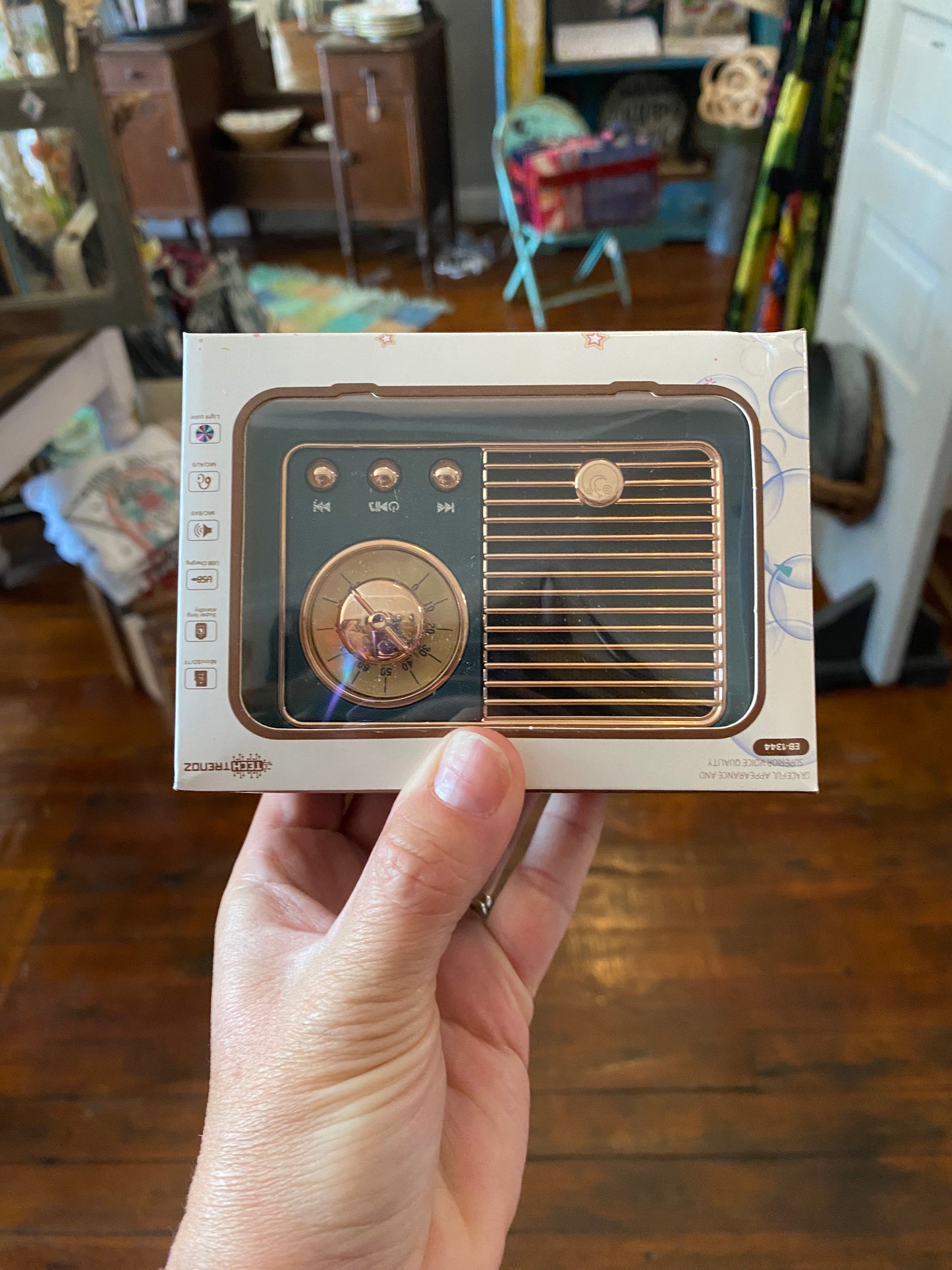 Bluetooth retro speaker