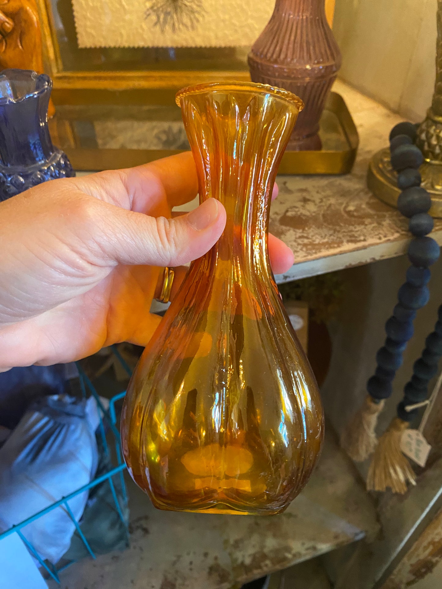 Reactive glass vases
