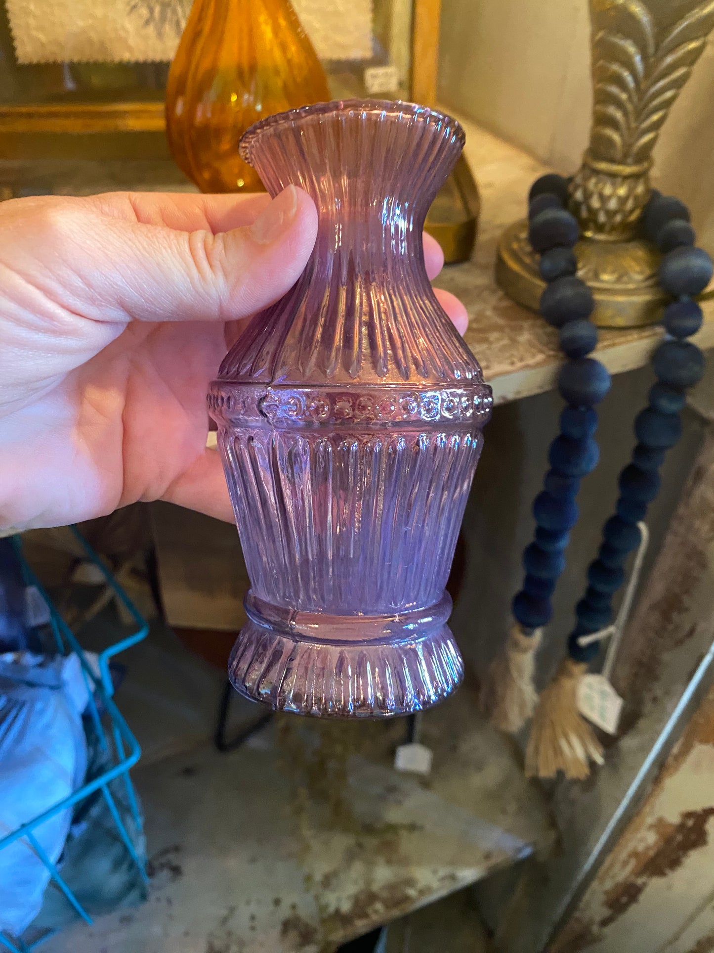 Reactive glass vases