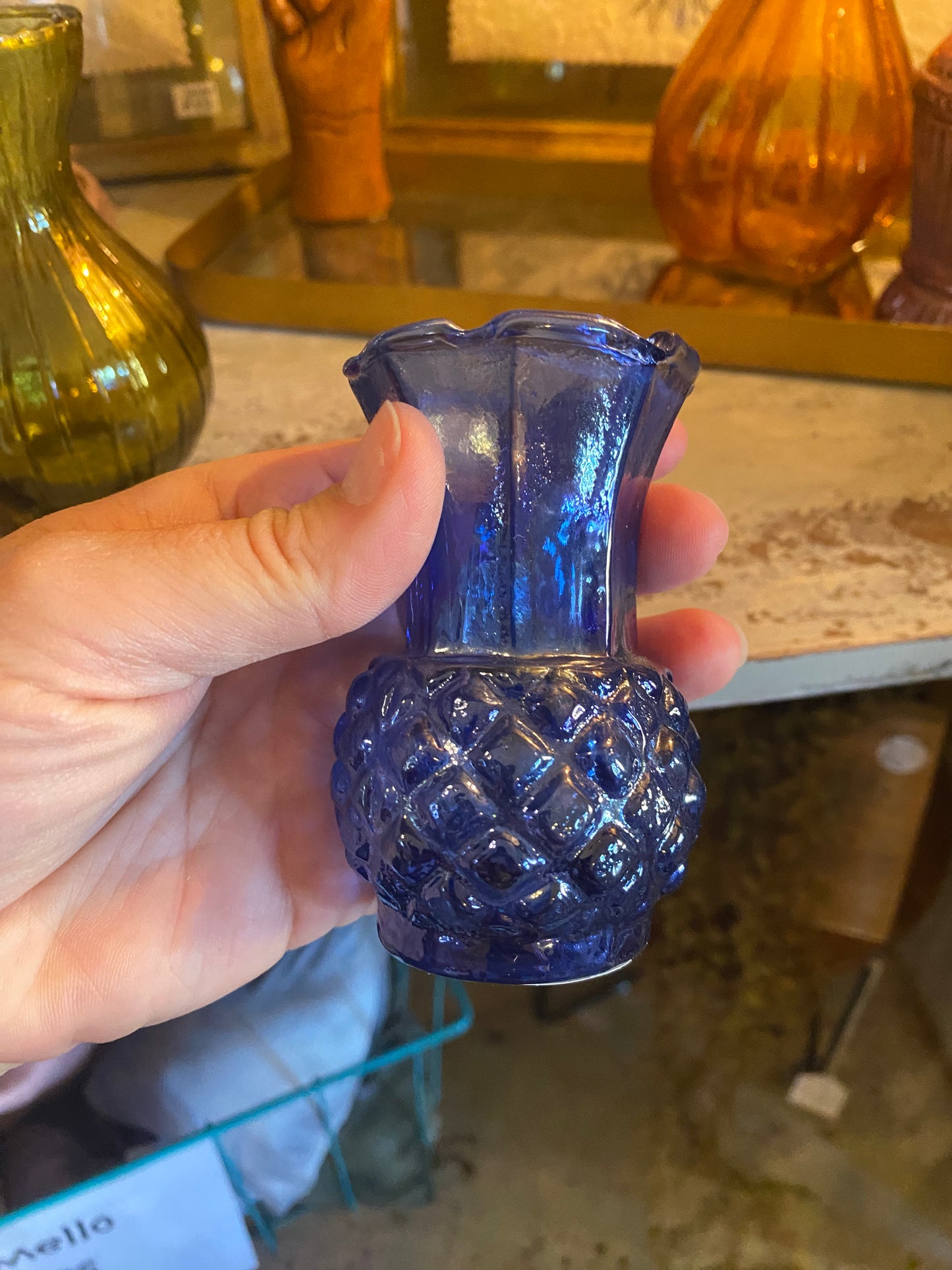 Reactive glass vases
