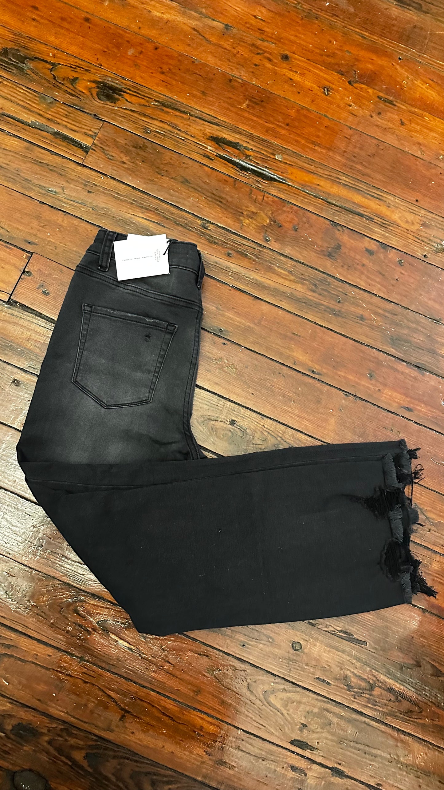 Black raw hem Jean