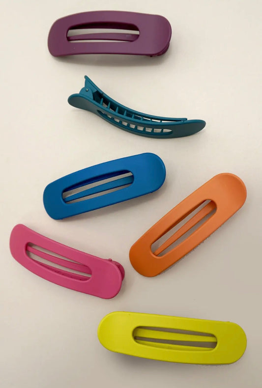 Large oval flat clip