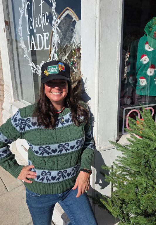 Green hearts & bows sweater