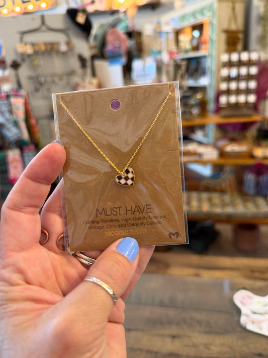Heart check necklace
