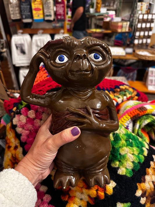 ET Statue