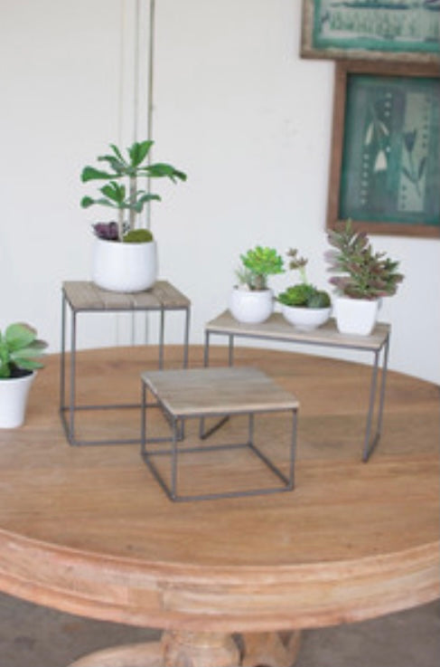 Table top risers